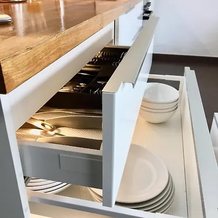 No22.holiday * Glowe